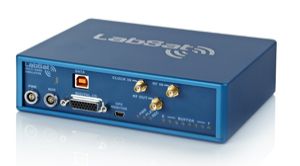 

Racelogic生产的LabSat是一系列低价的GNSS仿真仪，它可以记录和回放真实的GPS和GLONASS RF数据以及用户创建的情景。
