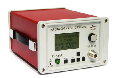 频率范围9 kHz to 3300 MHz，分辨率0.001 Hz
输出功率电平范围-135 to +13 dBm，分辨率0.1 dB 单边带相位噪声（SSB Phase Noise）：-130 dBc/Hz （载波1 GHz，频偏20 kHz）
