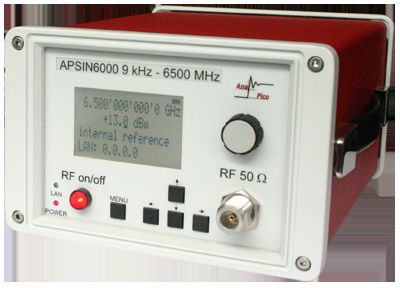 频率范围9 kHz to 6500 MHz，分辨率0.001 Hz
输出功率电平范围-140 to +13 dBm，分辨率0.1 dB 单边带相位噪声（SSB Phase Noise）：-116 dBc/Hz（载波5 GHz，频偏20 kHz）
切换时间1 ms
